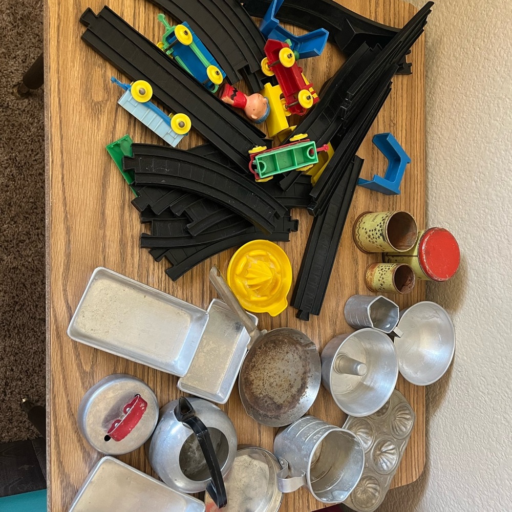 Vintage toy lot w/Train Set w/Tracks and play kitchen toys